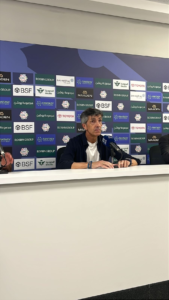 ألغواسيل يرد على أنباء إقالته من الشباب بعد خسارة الفتح