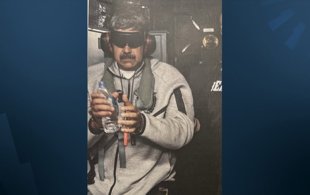 ترامب ينشر أول صورة لاعتقال مادورو على متن سفينة حربية