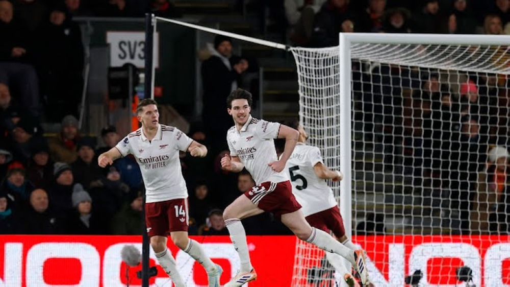 أرسنال يهزم بورنموث 3-2 ويبتعد بصدارة الدوري الإنجليزي