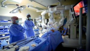 مدينة الملك عبدالله الطبية: 100 جراحة روبوتية وإنجاز إقليمي