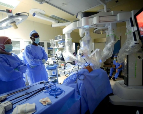 مدينة الملك عبدالله الطبية: 100 جراحة روبوتية وإنجاز إقليمي