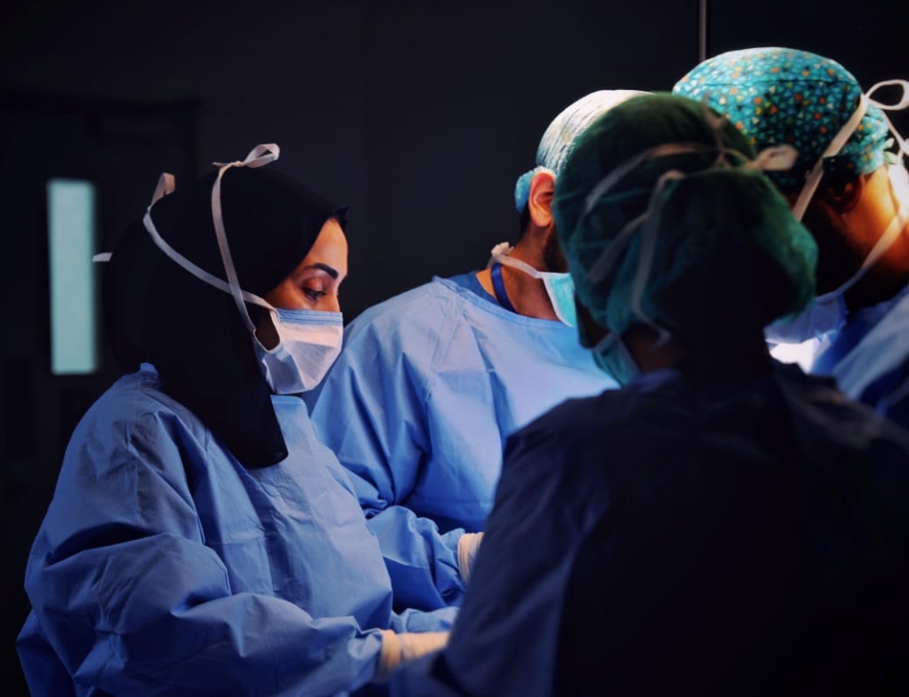 إنقاذ سيدة من انفجار شرياني بالقصيم عبر القسطرة التداخلية