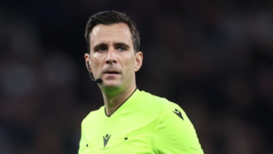 حكم مباراة الهلال وضمك: أرقام إريك لامبريشتس وتفاؤل الزعيم