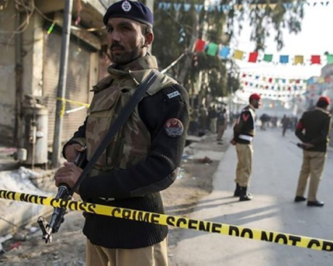 مقتل 4 شرطيين في هجومين مسلحين شمال غربي باكستان