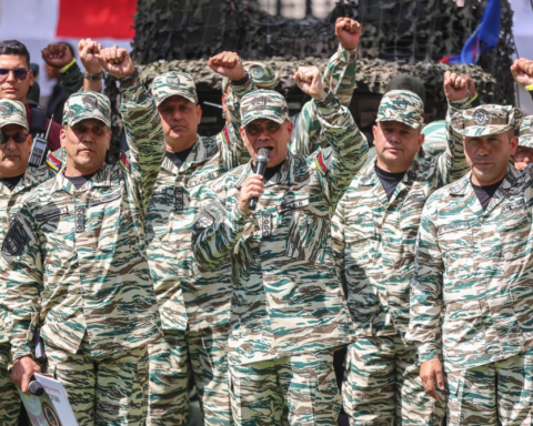 الجيش الفنزويلي يعترف بديلسي رودريغيز رئيسة مؤقتة للبلاد