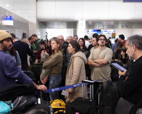 ارتباك الطيران في اليونان: عطل لاسلكي يوقف الرحلات