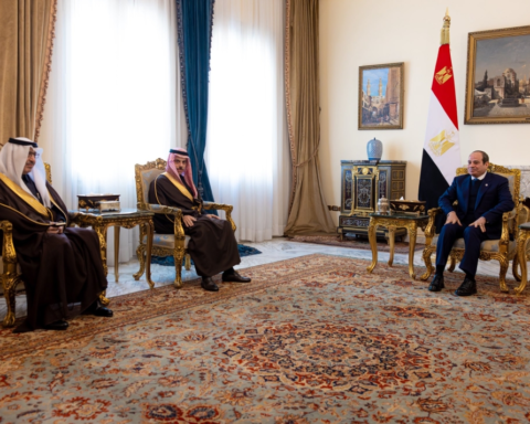 Sisi receives Saudi Foreign Minister in Cairo to discuss regional issues