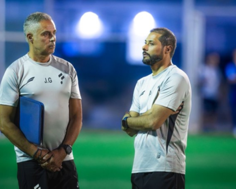 جوزيه قوميز يقود صحوة الفتح في دوري روشن: أرقام وتحليل