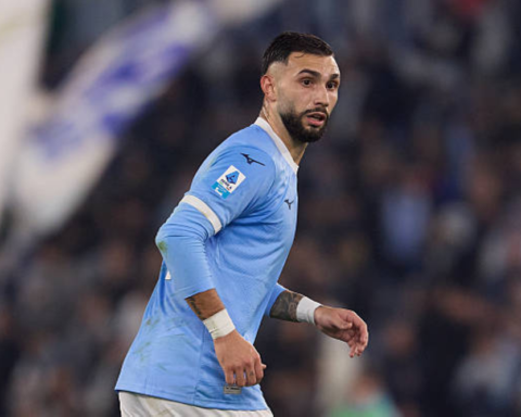 وست هام يضم تاتي كاستيانوس من لاتسيو لتعزيز الهجوم