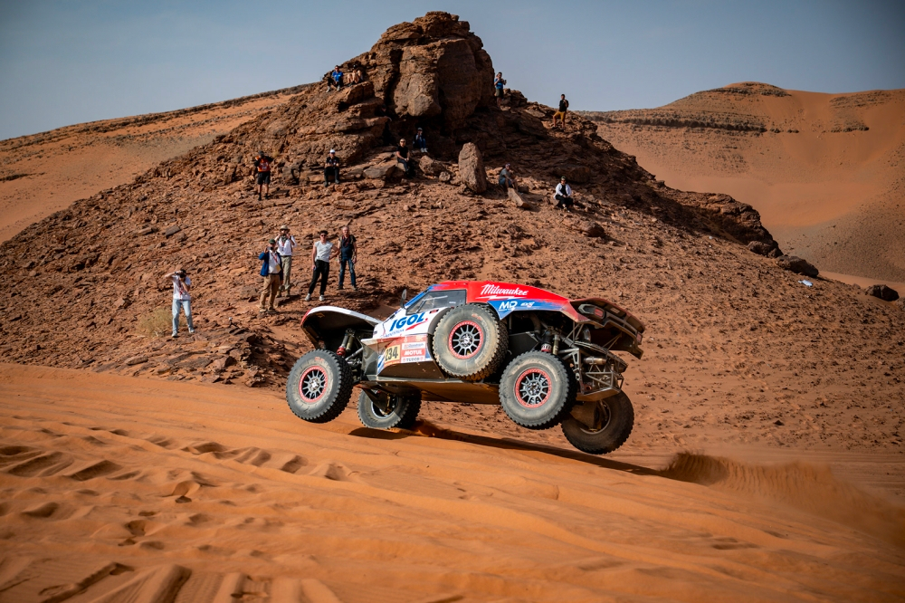 نتائج رالي داكار السعودية 2026: الراجحي ثالثاً والعطية يتصدر