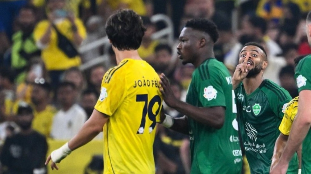 إيقاف علي مجرشي مباراتين وتغريمه بعد مباراة الأهلي والنصر