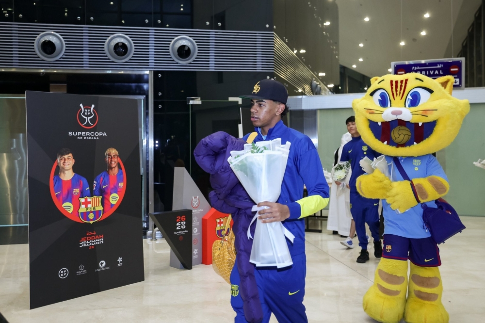 برشلونة يصل جدة للسوبر الإسباني: المواعيد وتفاصيل البطولة