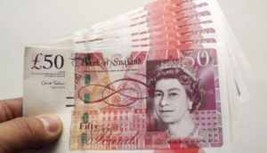 سعر الجنيه الإسترليني اليوم يرتفع أمام الدولار واليورو