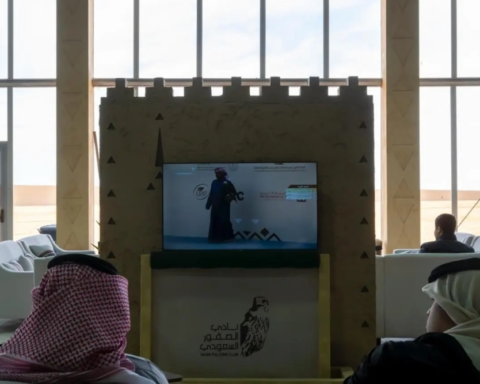 نتائج مهرجان الملك عبدالعزيز للصقور 2025 وتتويج المحترفين