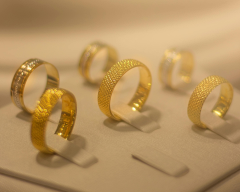 أسعار الذهب اليوم في السعودية الثلاثاء 6 يناير 2026 - تحديث لحظي