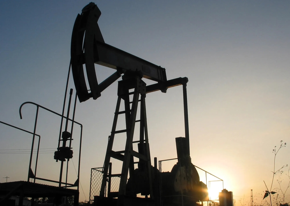 أسهم شركات النفط الأمريكية تقفز بعد تعهدات ترامب بشأن فنزويلا