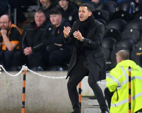 ليام روسينيور يؤكد تدريب تشيلسي خلفاً لماريسكا