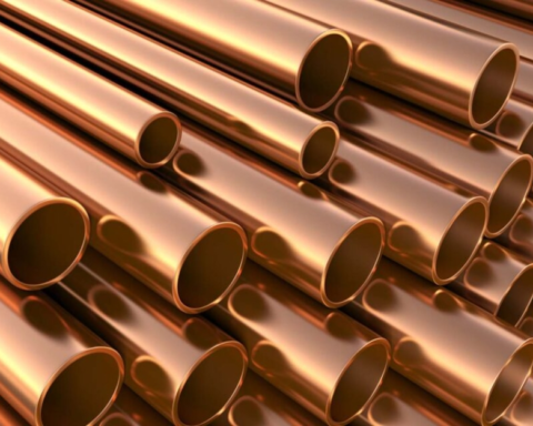 أسعار النحاس تكسر حاجز 13 ألف دولار وتسجل مستوى تاريخياً