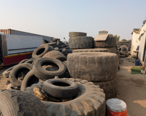 أمانة جدة تضبط مواقع لتخزين الإطارات التالفة جنوب المحافظة