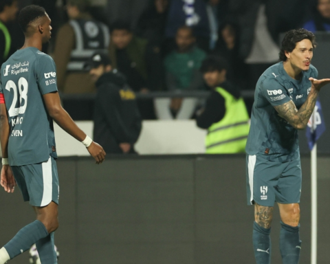 الهلال يفاوض ألكسندر سورلوث مهاجم أتلتيكو مدريد - تفاصيل الصفقة