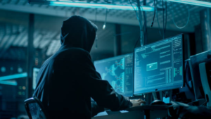 النيابة العامة تحذر من التحرش الإلكتروني: عقوبات صارمة وحماية للخصوصية