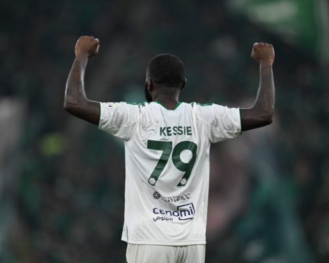 يوفنتوس يفاوض فرانك كيسيه لضمه من الأهلي السعودي