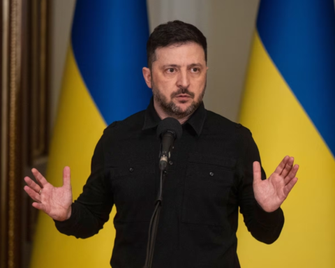 زيلينسكي يرحب بضمانات أمنية لأوكرانيا: تفاصيل اجتماع باريس