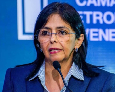 ديلسي رودريجيز تعلن الحداد 7 أيام في فنزويلا بعد اعتقال مادورو