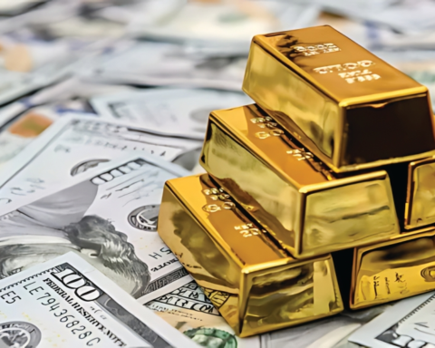 تراجع أسعار الذهب والفضة اليوم بضغط الدولار وجني الأرباح