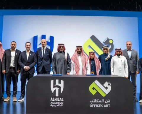 أكاديمية الهلال توقع شراكة مع فن المكاتب في المملكة أرينا