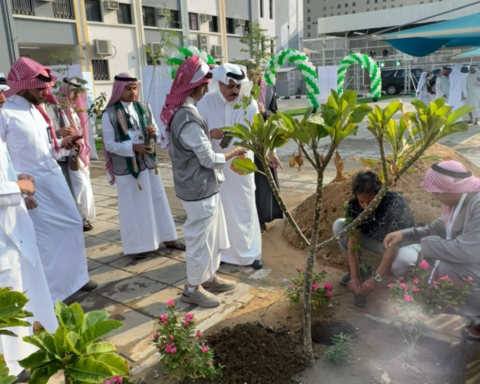 تعليم مكة يوزع 10 آلاف شتلة ضمن مبادرة المشتل الزراعي