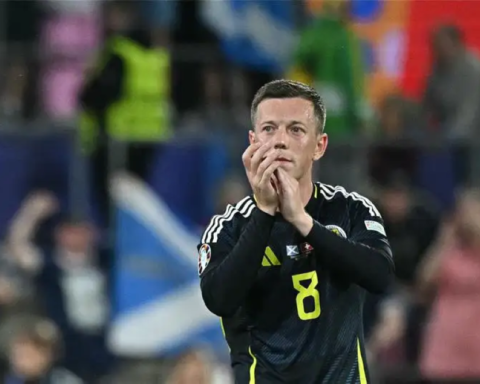 سكوت براون يعلق على عرض القادسية لضم ماكغريغور