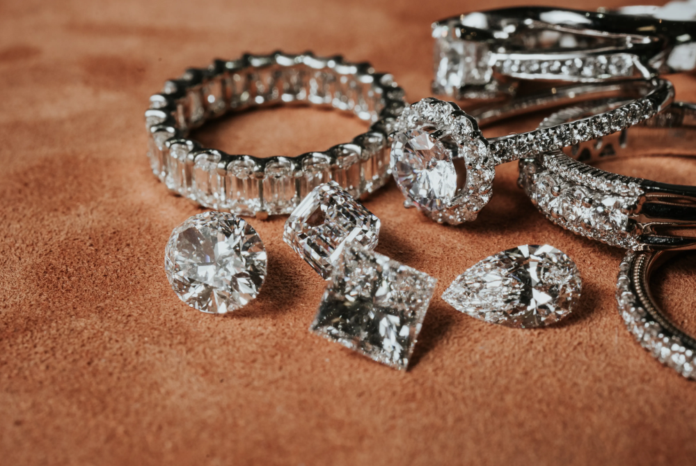 سرقة مجوهرات بقيمة مليون يورو من المصمم كريس إير في فرنسا