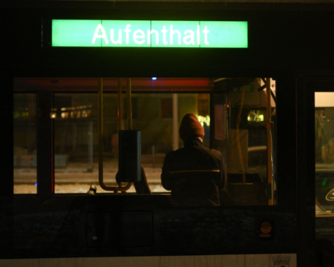 عودة الكهرباء لبرلين بعد انقطاع تاريخي بسبب عمل تخريبي