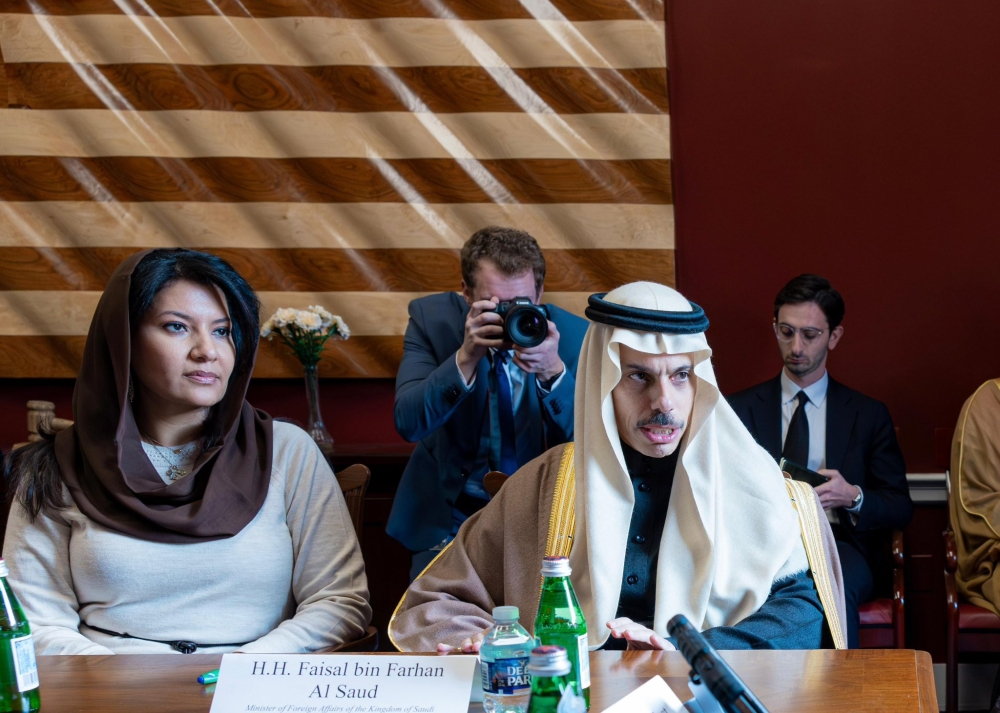 Saudi Foreign Minister discusses strengthening partnership with US lawmakers