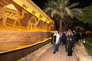 وزير السياحة يشيد بتجارب موسم الدرعية 25/26 الثقافية