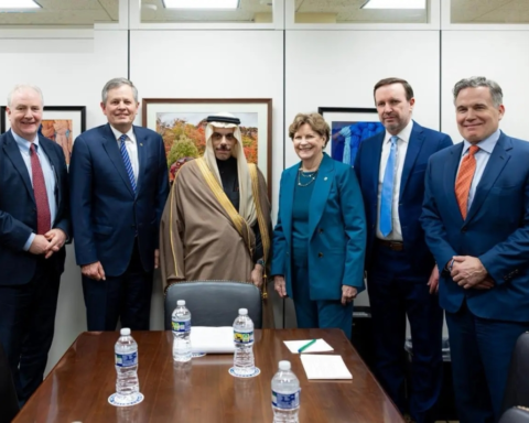 The Foreign Minister discusses strengthening relations with Rubio and Shaheen in Washington