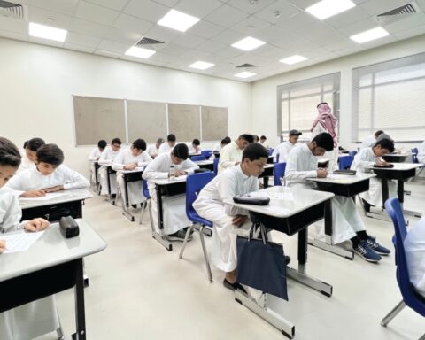 التعليم: منع حجب النتائج وشهادات رقمية عبر نظام نور