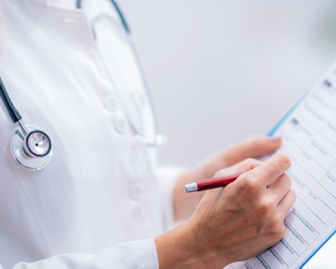 السعودية تتصدر استثمارات الصحة إقليميًا ونمو قياسي 2025