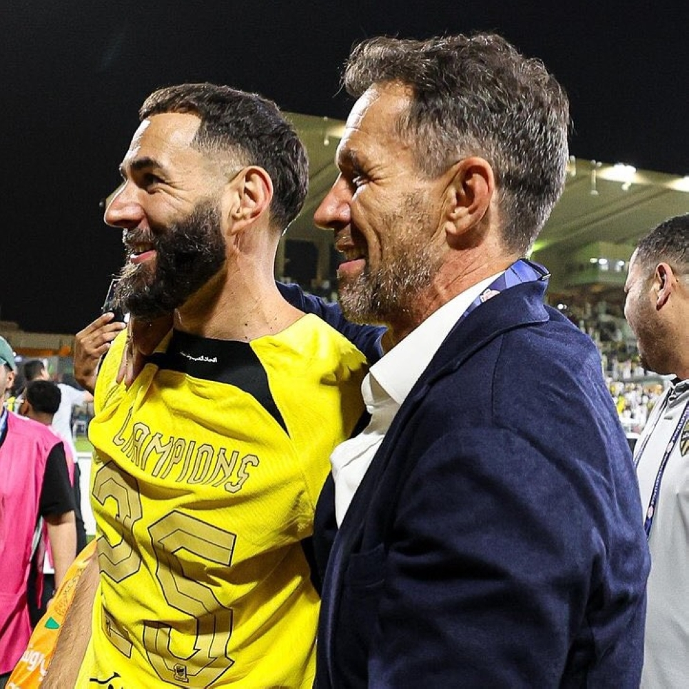 بلانيس يؤكد تجديد عقد بنزيما وينفي خلافات الاتحاد