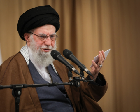 خامنئي يتوعد المحتجين ويهاجم ترامب في خطاب ناري