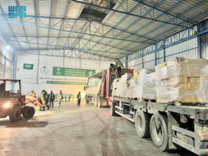 Two Saudi aid convoys arrive in Gaza: winter clothes and food via the King Salman Center