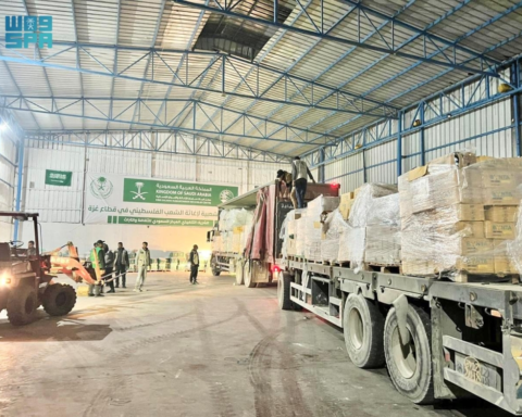 وصول قافلتين سعوديتين لغزة: ملابس شتوية وغذاء عبر مركز الملك سلمان