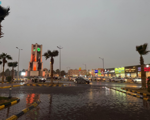 طقس السعودية اليوم: أمطار ورياح على 6 مناطق