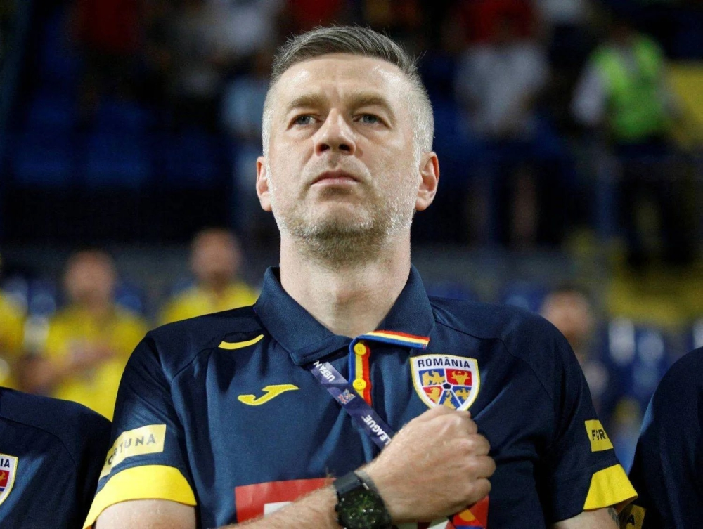 الشباب يقيل الغواسيل ويفاضل بين تشافي ودياز لخلافته