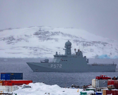 أحزاب غرينلاند ترفض عرض ترامب: لسنا للبيع ونتمسك بهويتنا