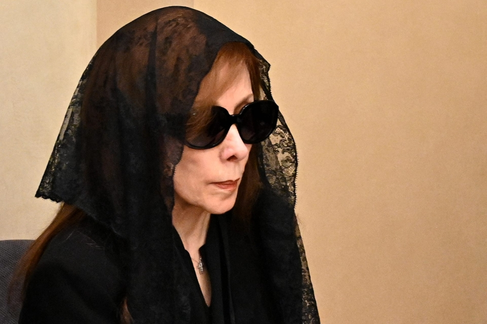 Fairouz bids farewell to her son, Hali Rahbani, in a solemn funeral attended by celebrities