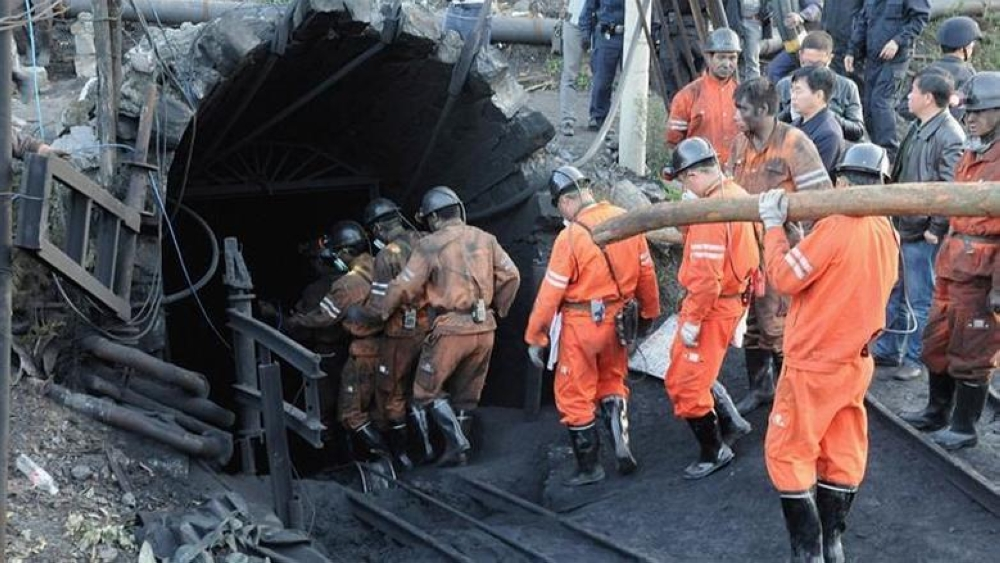 مصرع 4 عمال مناجم اختناقًا في أفغانستان: تفاصيل المأساة