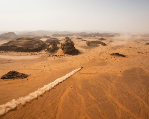 رالي داكار السعودية 2026: انطلاق المرحلة السابعة لوادي الدواسر