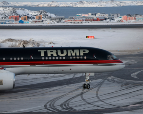 غرينلاند ترد على ترامب: نرفض الوصاية ونتمسك بهويتنا